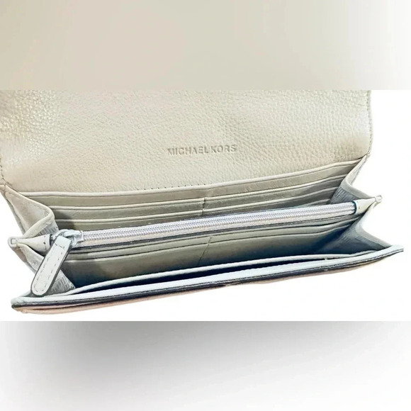 Michael Kors | Fulton Carryall Wallet in Cement - Picture 7 of 11